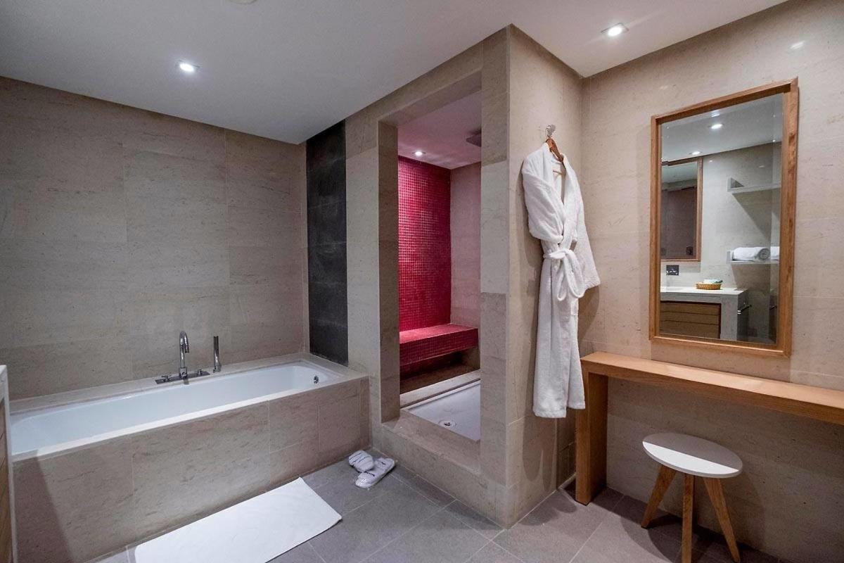 Double or Twin Room Balcony